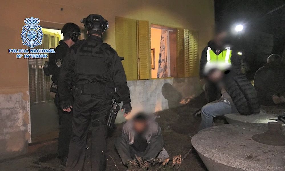 La Policía Nacional detiene a cuatro "cocineros de la droga" cuando preparaban cocaína en un laboratorio clandestino