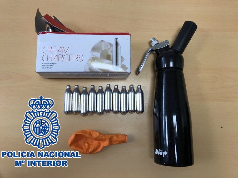 La Policía Nacional detiene en Marbella a un hombre por la venta de bombonas de óxido nitroso para consumo en fiestas privadas
