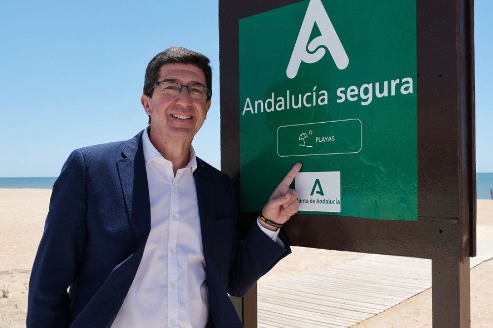 La playa onubense de La Antilla es la primera en contar con el distintivo "Andalucía Segura"