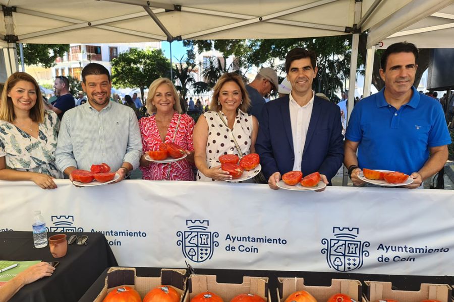 La Diputación subraya el valor del tomate huevo de toro del Guadalhorce para el sector agroalimentario de la provincia