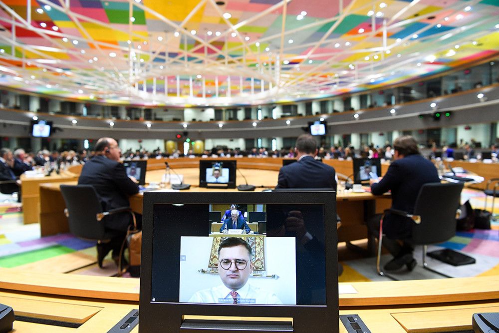La UE prepara un fondo de 20.000 millones de euros para abastecer militarmente a Kiev