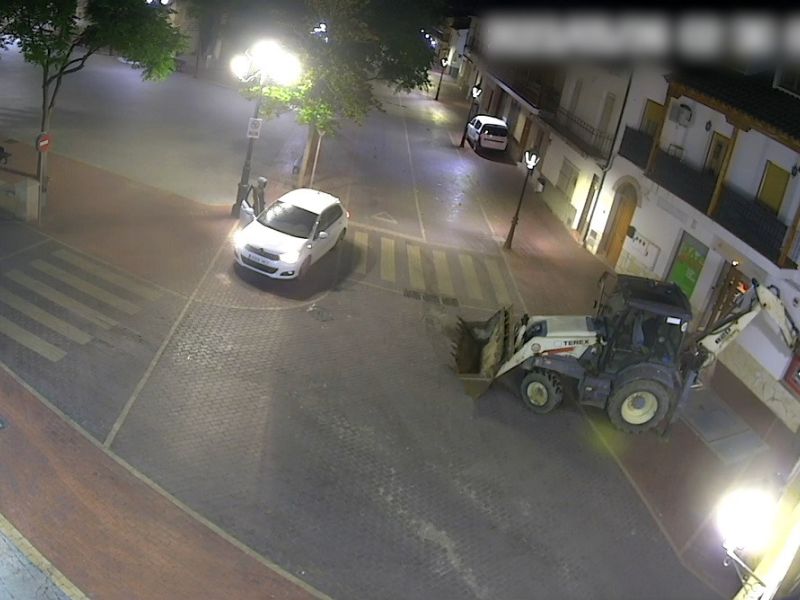 Detenidos por reventar con una excavadora dos cajeros automáticos en menos de 15 días en un pueblo de Toledo