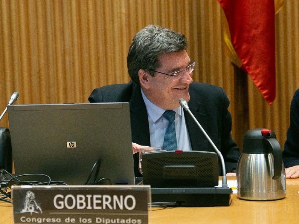 El Gobierno defiende que el mercado laboral está comenzando una incipiente recuperación