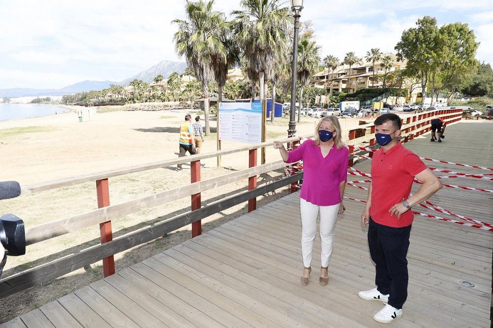 El Ayuntamiento construye una nueva pasarela peatonal en un tramo de 140 m² de superficie en Río Real y conectará 21 kilómetros de los 27 existentes en el litoral