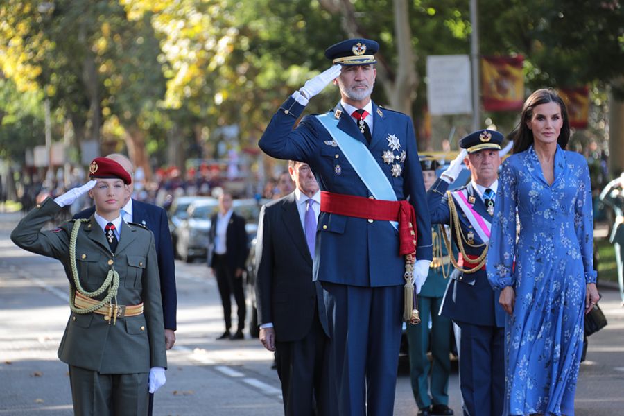 Los reyes, acompañados de la princesa de Asturias, presiden los actos por el Día de la Fiesta Nacional
