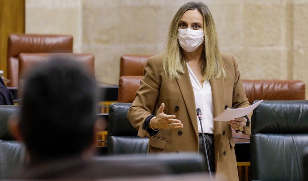 La consejera de Fomento anuncia 5,5 millones para modernizar los puertos onubenses en 2021