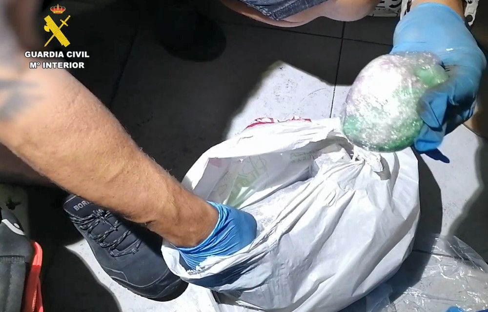 La Guardia Civil desarticula una red criminal dedicada al transporte y ocultación de hachís en trasteros en Mijas