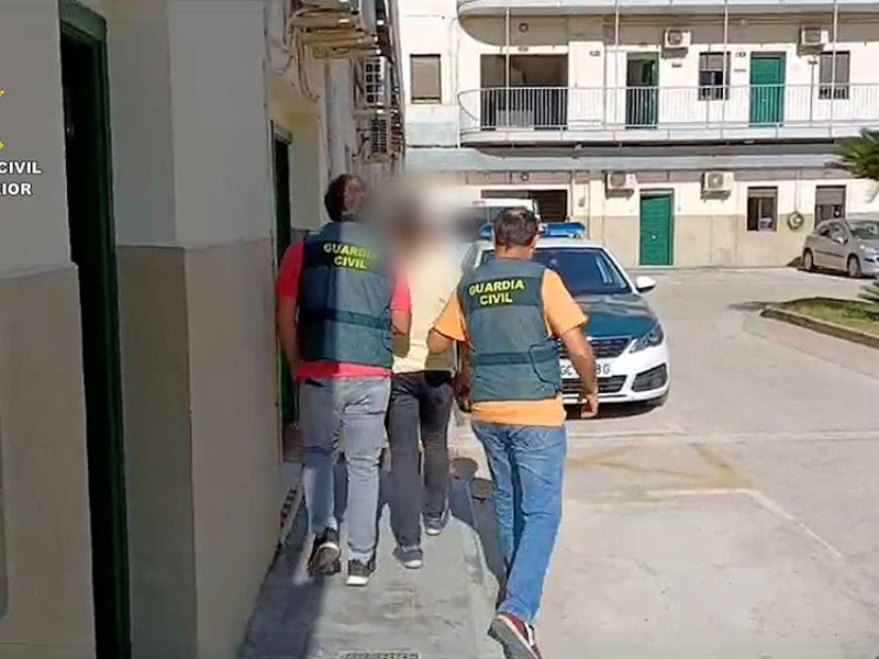 Detenidas 22 personas en Barcelona, Valencia y Alicante por extorsionar a clientes de páginas de servicios sexuales