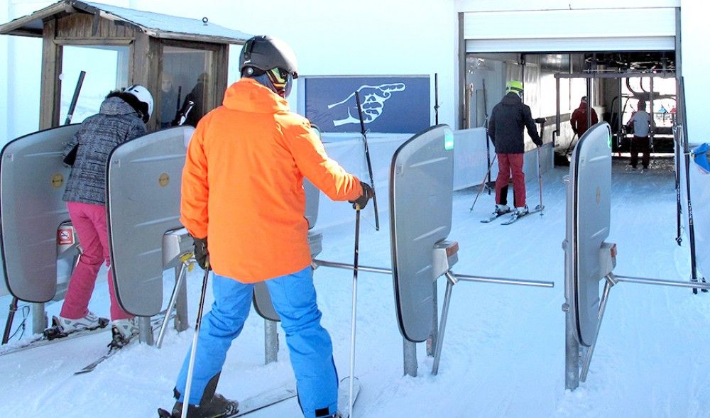 Sierra Nevada invierte 1,7 millones de euros en la digitalización de los accesos a la estación de esquí
