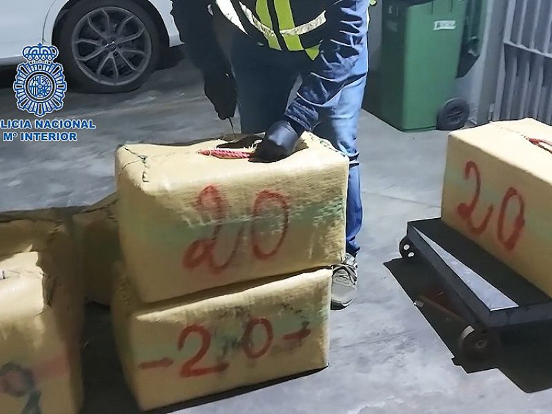 Desarticulada una organización criminal dedicada al tráfico de drogas desde Málaga a Francia mediante transportes por carretera en vehículos de alta gama