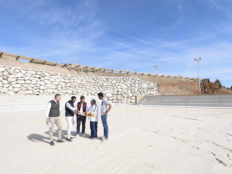El Ayuntamiento trabaja con las federaciones de fútbol playa para que las pistas del parque del Mediterráneo se ajusten a los requisitos para celebrar competiciones internacionales