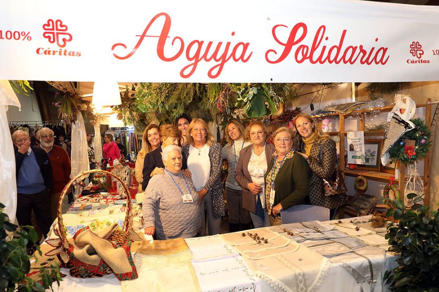 El Bazar Solidario de Navidad reúne hasta mañana domingo en el Palacio de Congresos más de 120 puestos