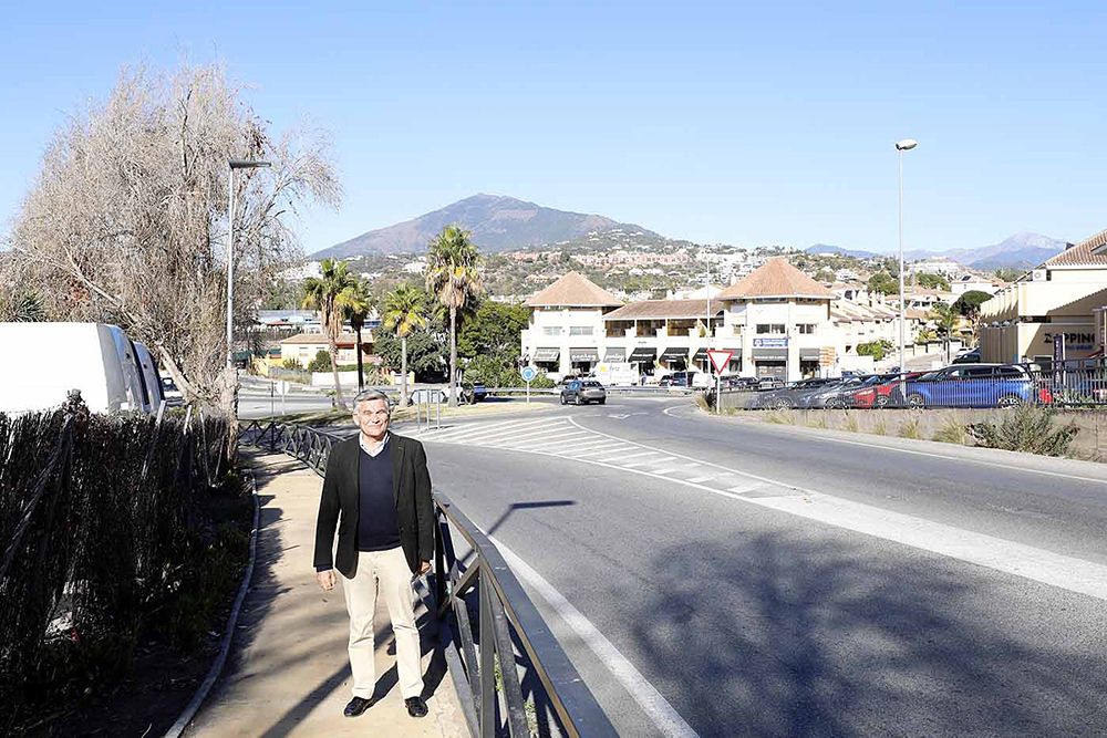 Javier García durante la visita realizada ayer a la zona. / Gab. Prensa Ayuntamiento