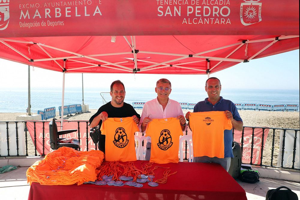 Cerca de un centenar de niños participa en la II edición del Campus de Fútbol Playa de El Langui’ que se cerrará este fin de semana con el IV Torneo Futplayuni