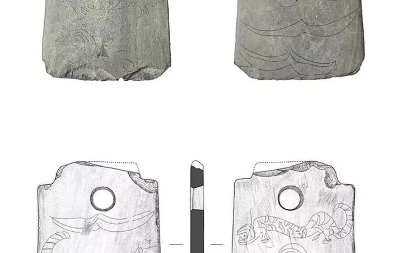 Encontrada en China un hacha ritual neolítica con un tigre grabado de 4.500 años de antigüedad