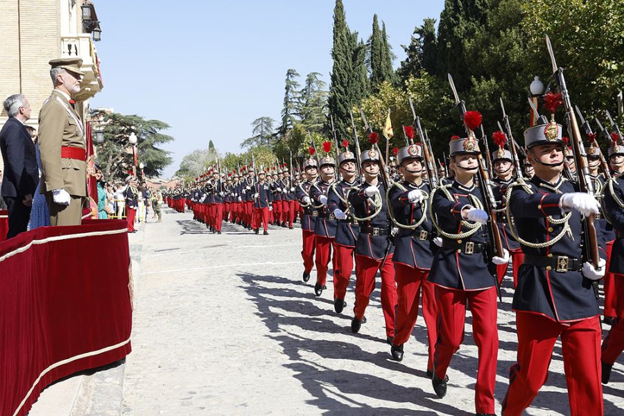 La princesa de Asturias jura bandera en la Academia Militar de Zaragoza